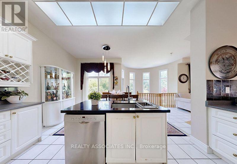 2 Lord Nelson Court, Richmond Hill, Ontario  L4S 1Y1 - Photo 23 - N12748504