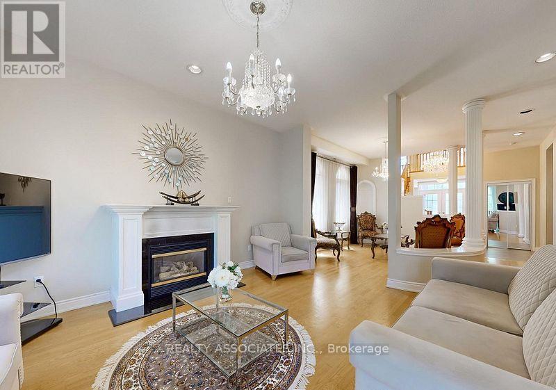 2 Lord Nelson Court, Richmond Hill, Ontario  L4S 1Y1 - Photo 8 - N12748504