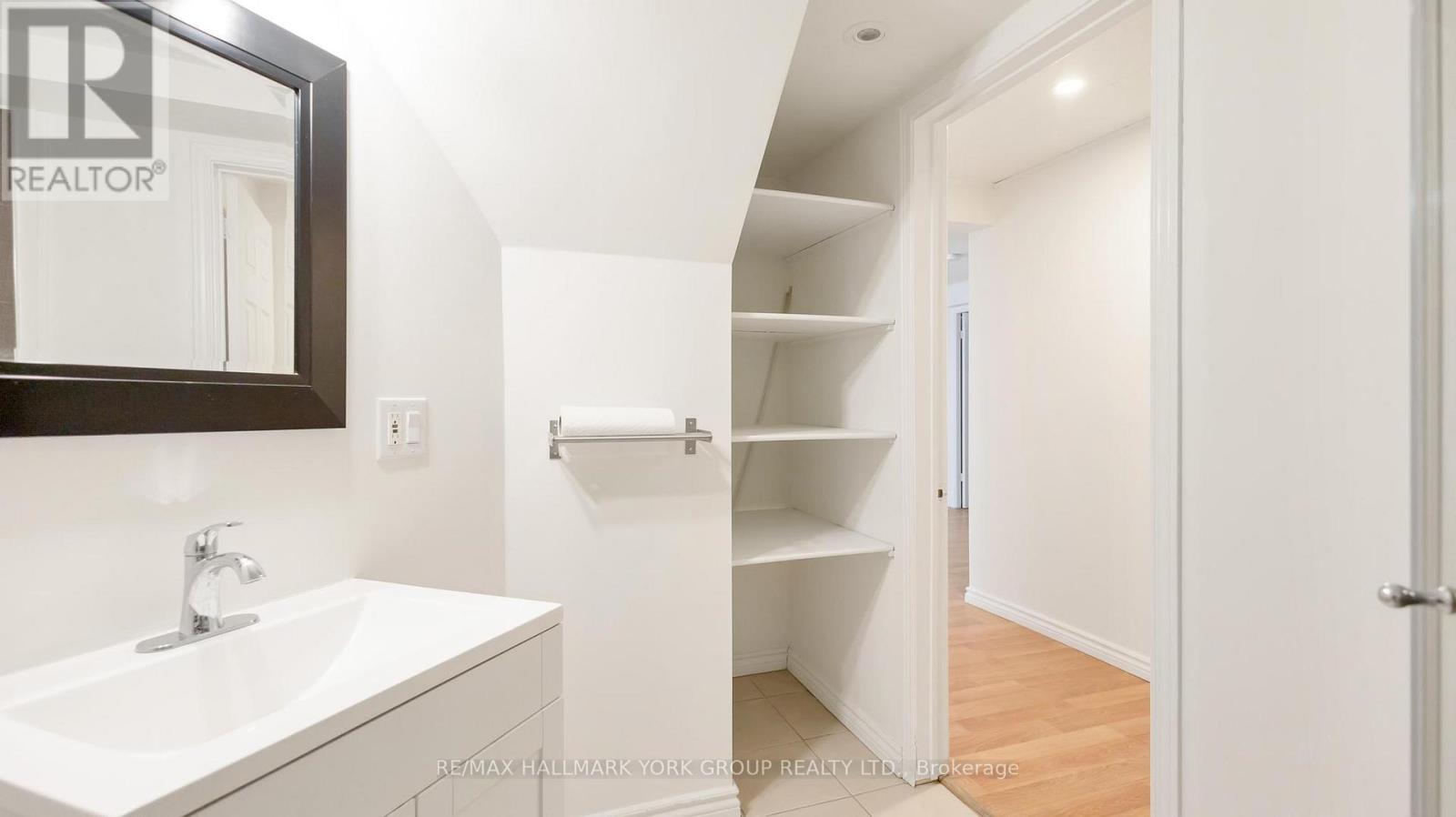 (Basement) - 15 Banff Drive, Aurora, Ontario  L4G 3E3 - Photo 13 - N12748576