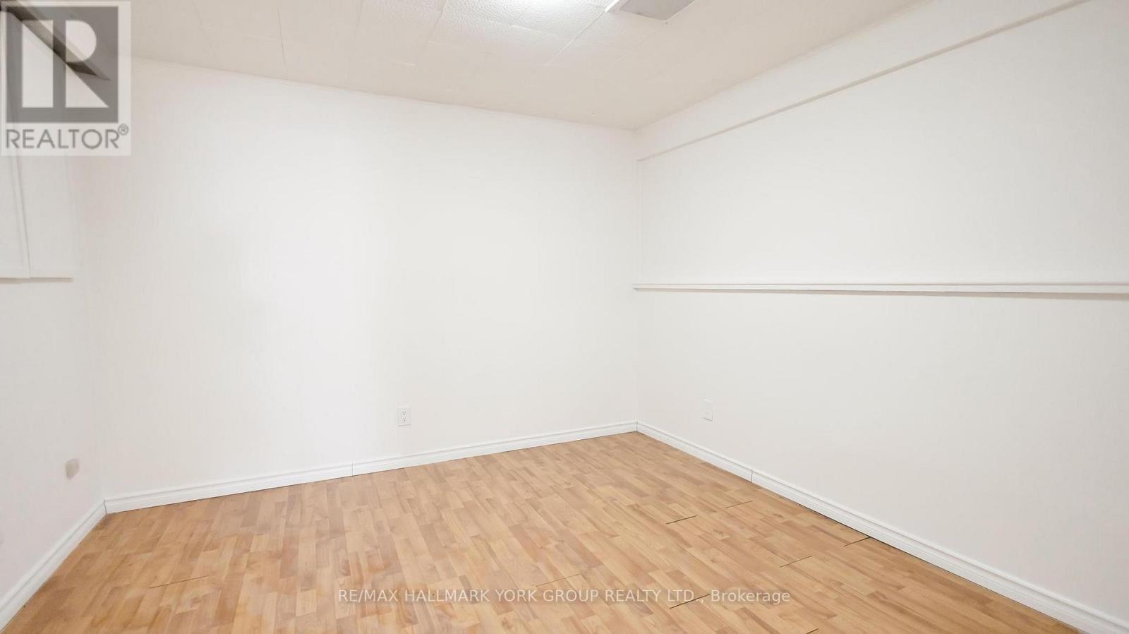 (Basement) - 15 Banff Drive, Aurora, Ontario  L4G 3E3 - Photo 6 - N12748576