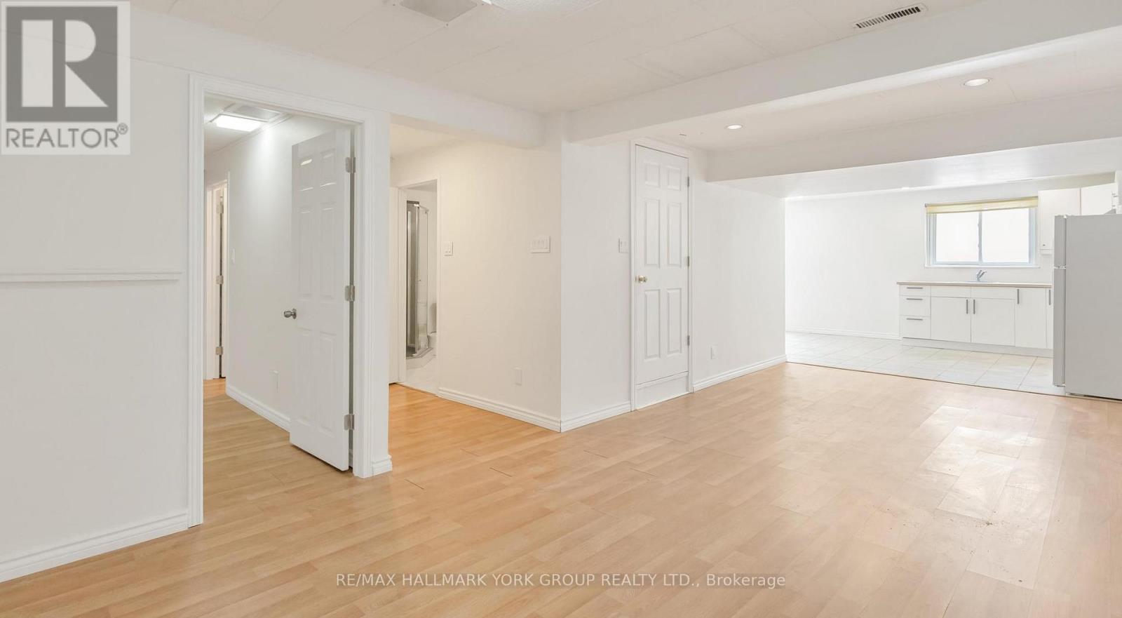 (Basement) - 15 Banff Drive, Aurora, Ontario  L4G 3E3 - Photo 9 - N12748576