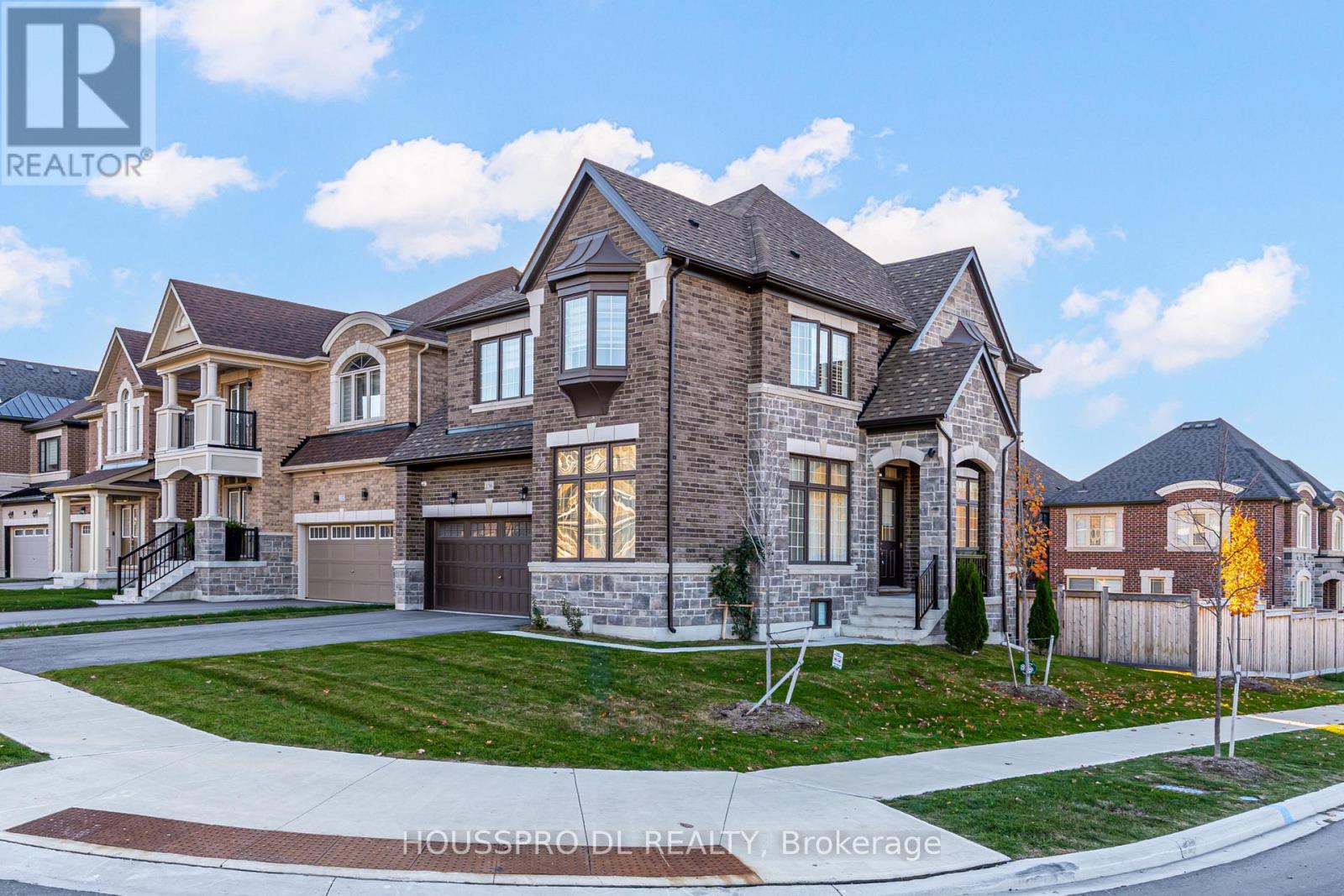 136 CARRIAGE SHOP BEND, East Gwillimbury, Ontario