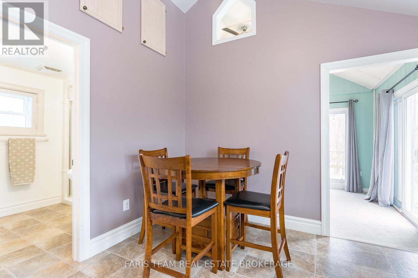 4047 Horseshoe Valley Road W, Springwater, Ontario  L9X 0Z6 - Photo 12 - S12748368