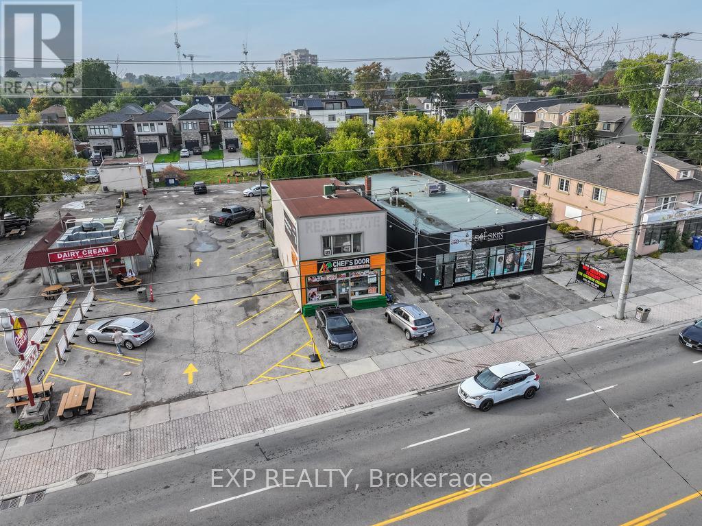 723 Lakeshore Road E, Mississauga, Ontario  L5G 1J7 - Photo 3 - W12748344