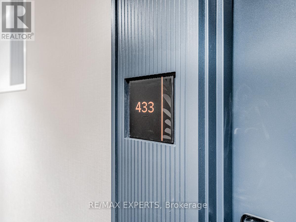 433 - 395 Dundas Street W, Oakville, Ontario  L6M 4M2 - Photo 3 - W12748362