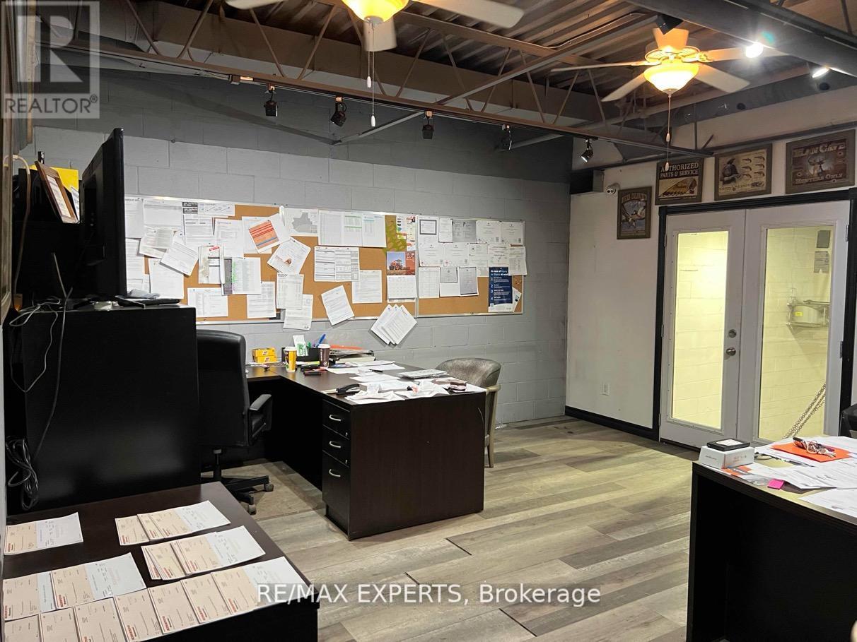 2 - 1 Delta Park Boulevard, Brampton, Ontario  L6T 5G1 - Photo 19 - W12748378