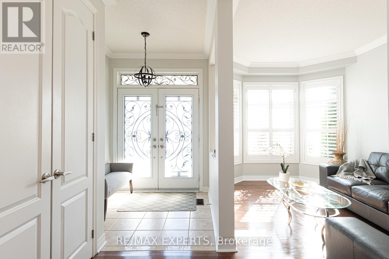 34 Laurentide Crescent, Brampton, Ontario  L6P 1Y4 - Photo 8 - W12748412