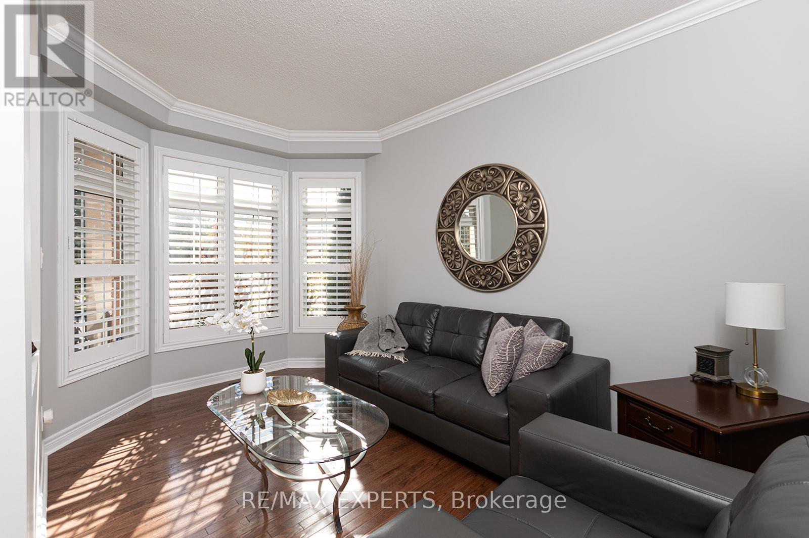 34 Laurentide Crescent, Brampton, Ontario  L6P 1Y4 - Photo 9 - W12748412