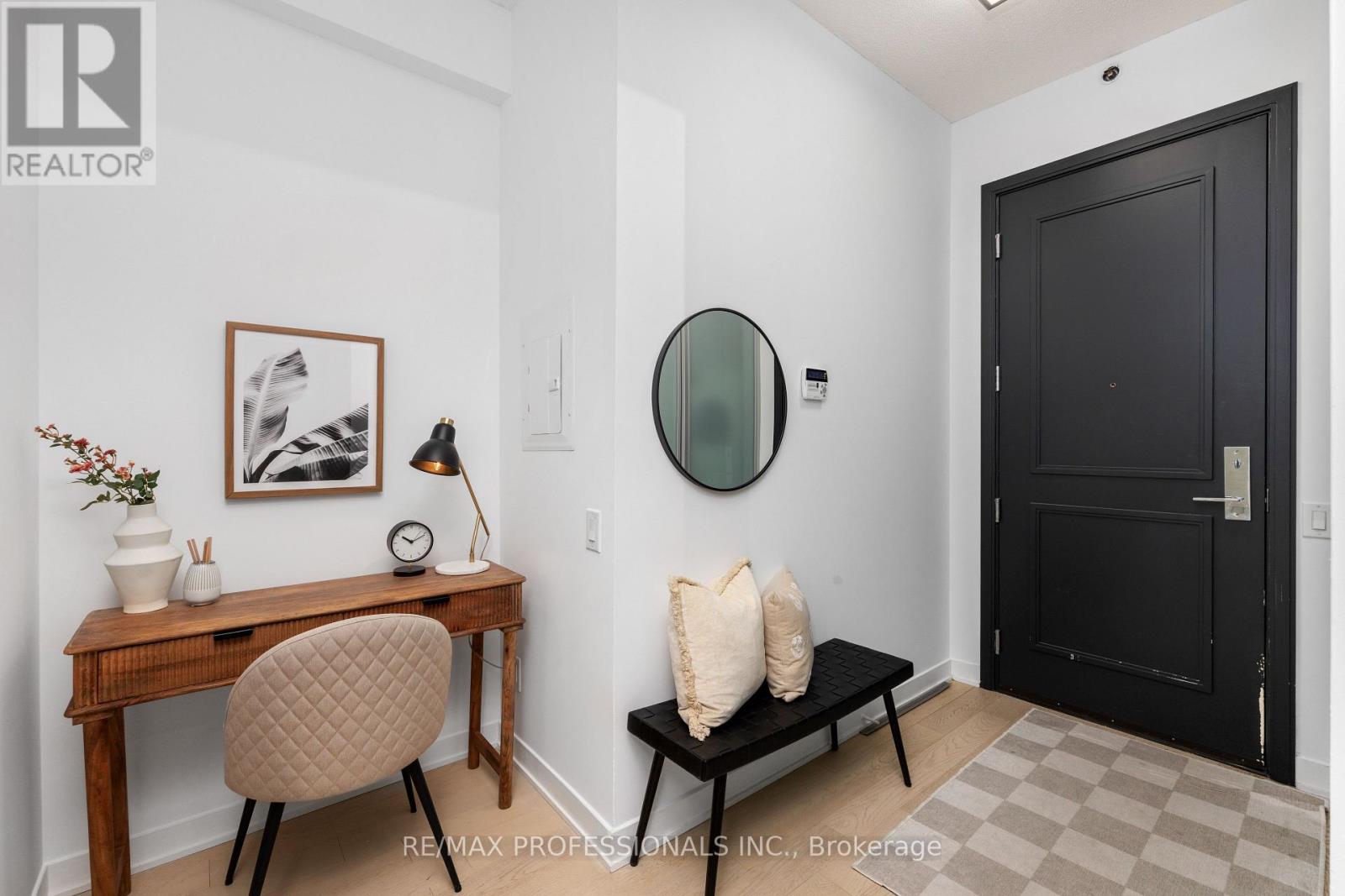 712 - 88 Park Lawn Road, Toronto, Ontario  M8Y 0B5 - Photo 2 - W12748418