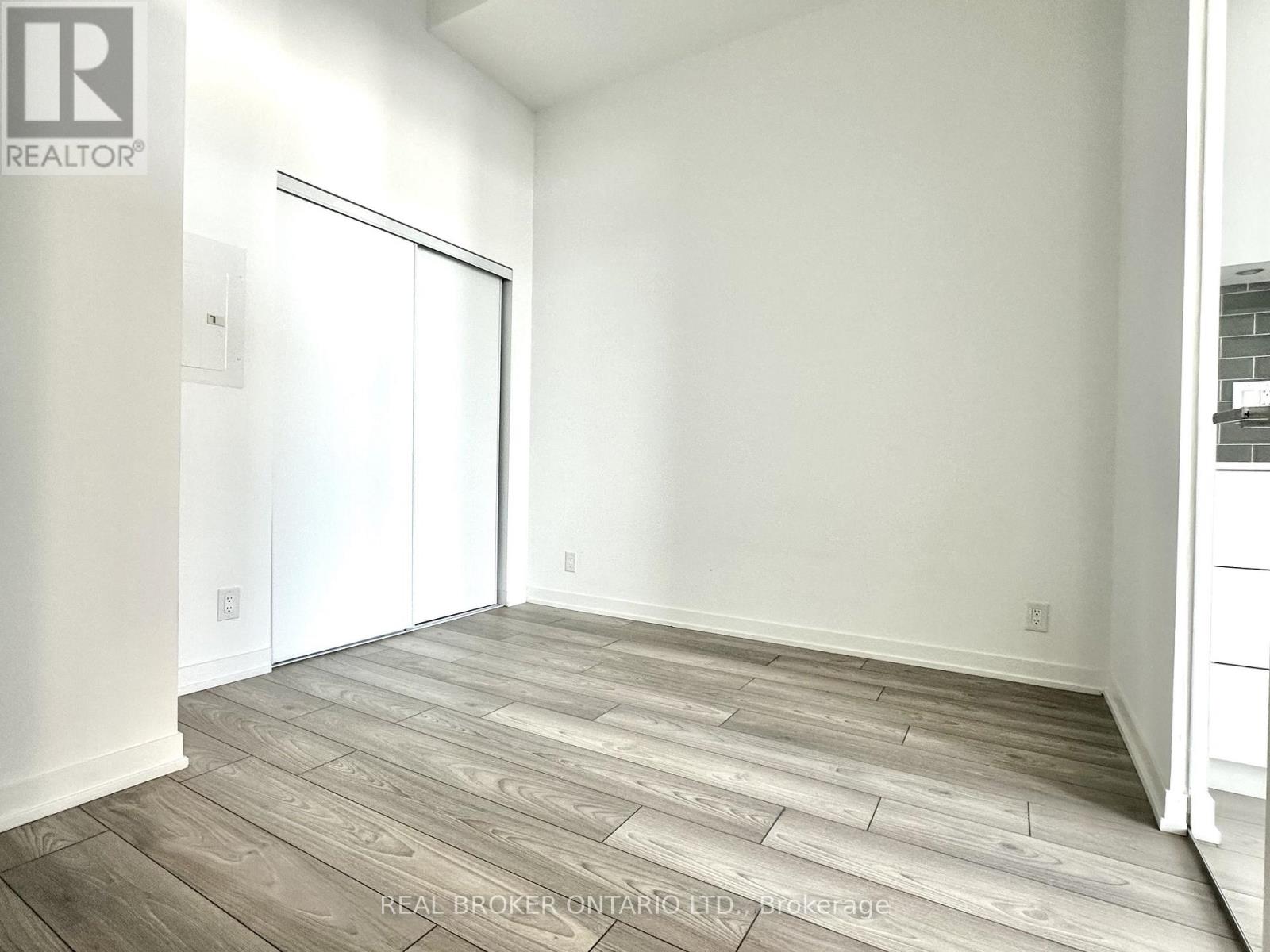 205 - 285 Dufferin Street, Toronto, Ontario  M6K 0J2 - Photo 7 - W12748424