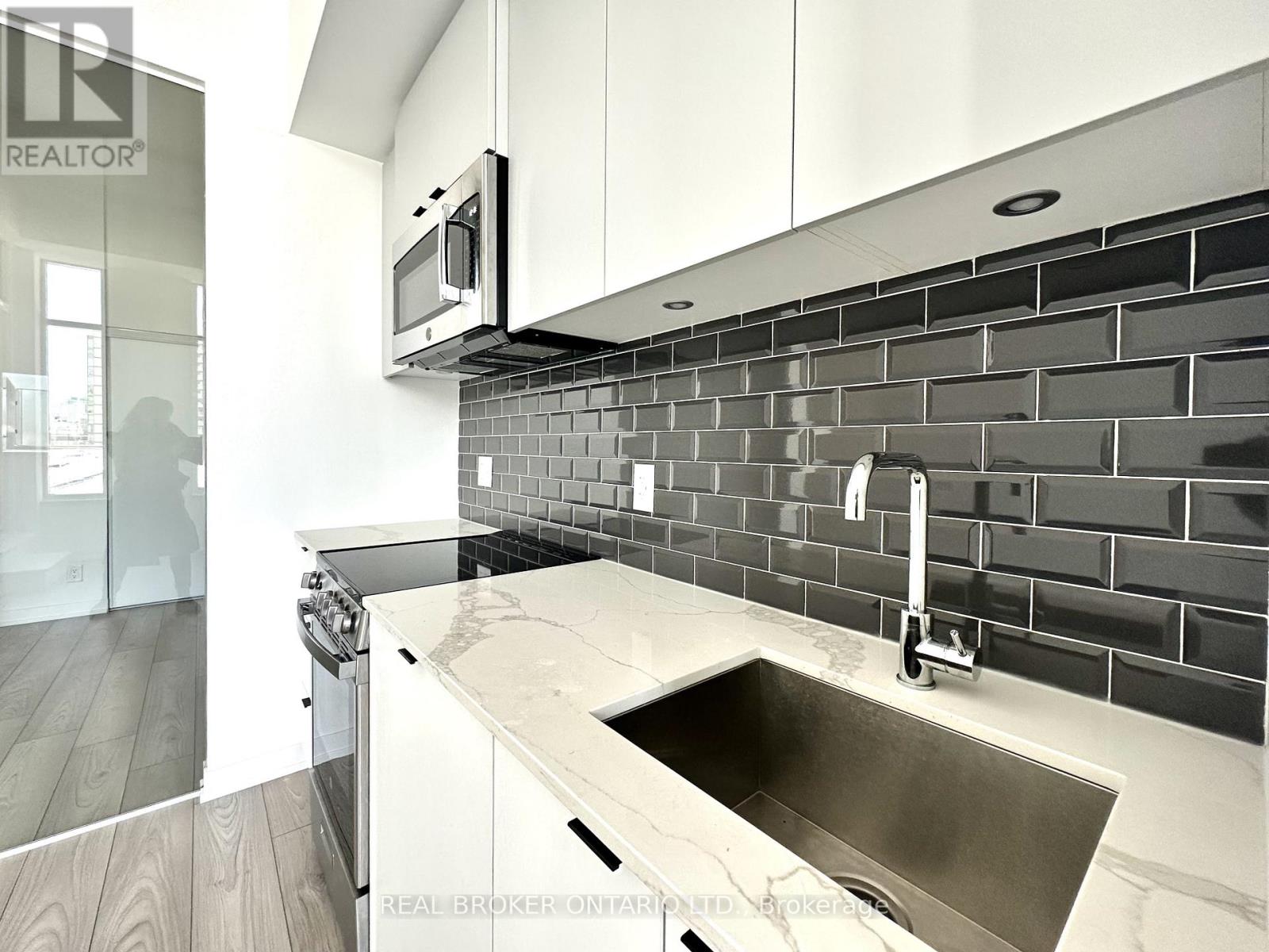 205 - 285 Dufferin Street, Toronto, Ontario  M6K 0J2 - Photo 9 - W12748424