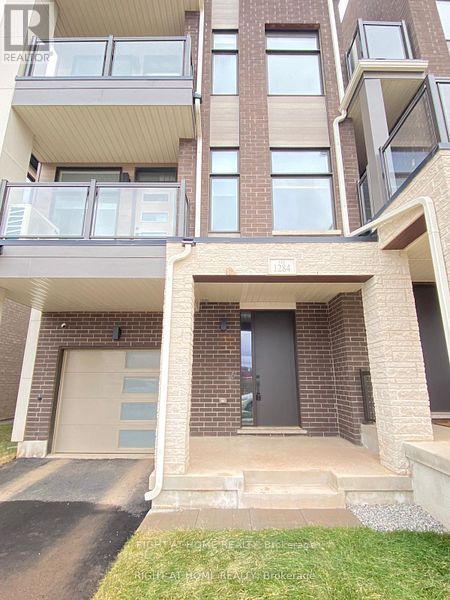 1284 Muller Lane, Oakville, Ontario  L6H 7G1 - Photo 2 - W12748466