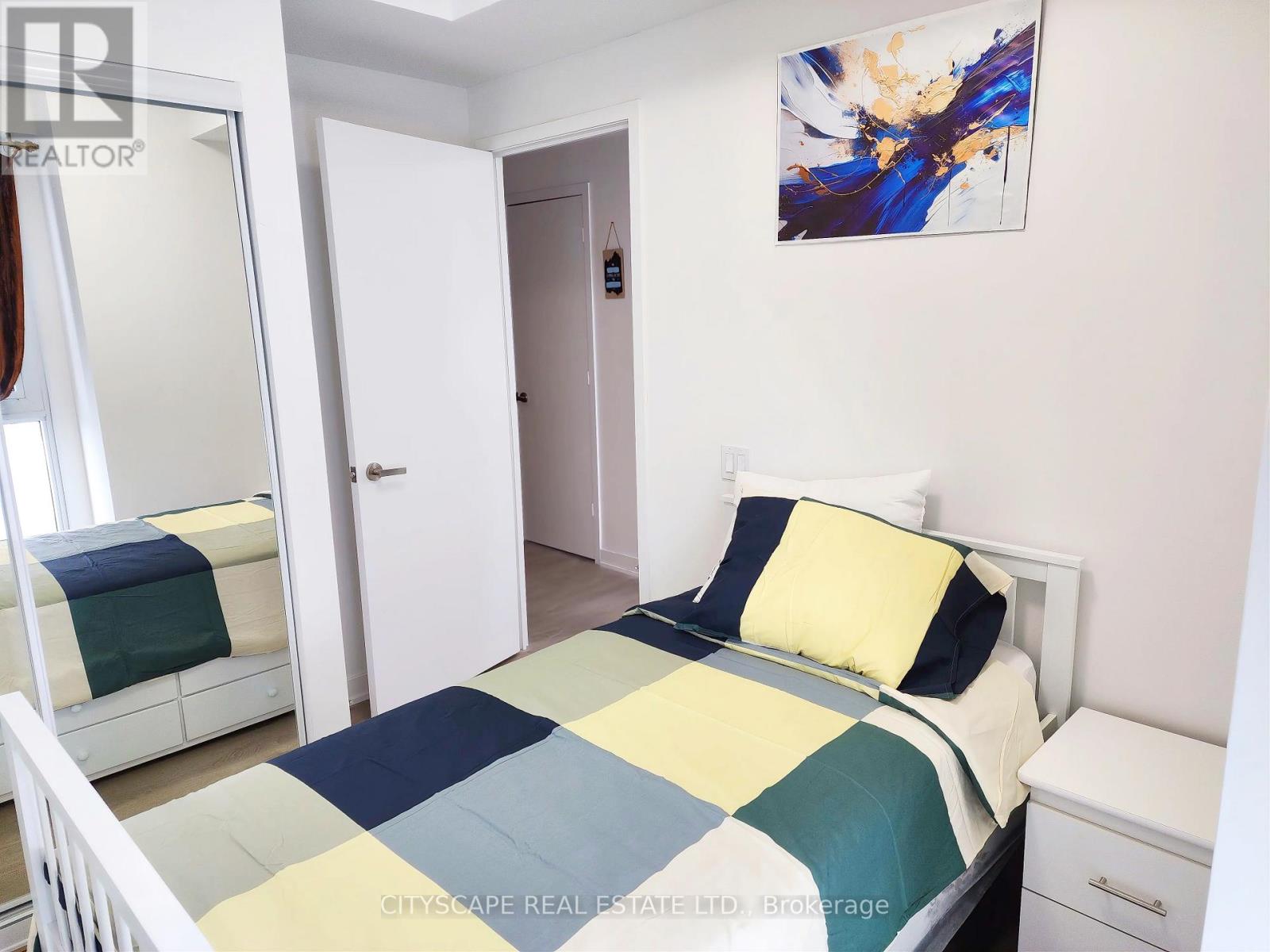 2703 - 3900 Confederation Parkway, Mississauga, Ontario  L5B 0M3 - Photo 10 - W12748478