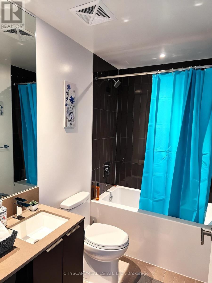 2703 - 3900 Confederation Parkway, Mississauga, Ontario  L5B 0M3 - Photo 15 - W12748478