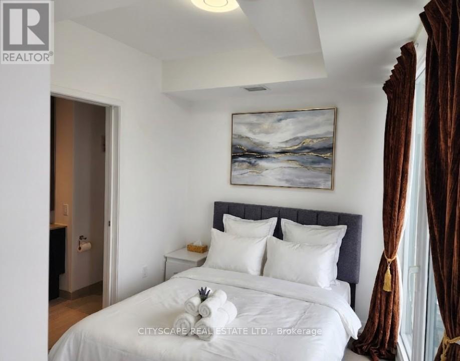 2703 - 3900 Confederation Parkway, Mississauga, Ontario  L5B 0M3 - Photo 6 - W12748478