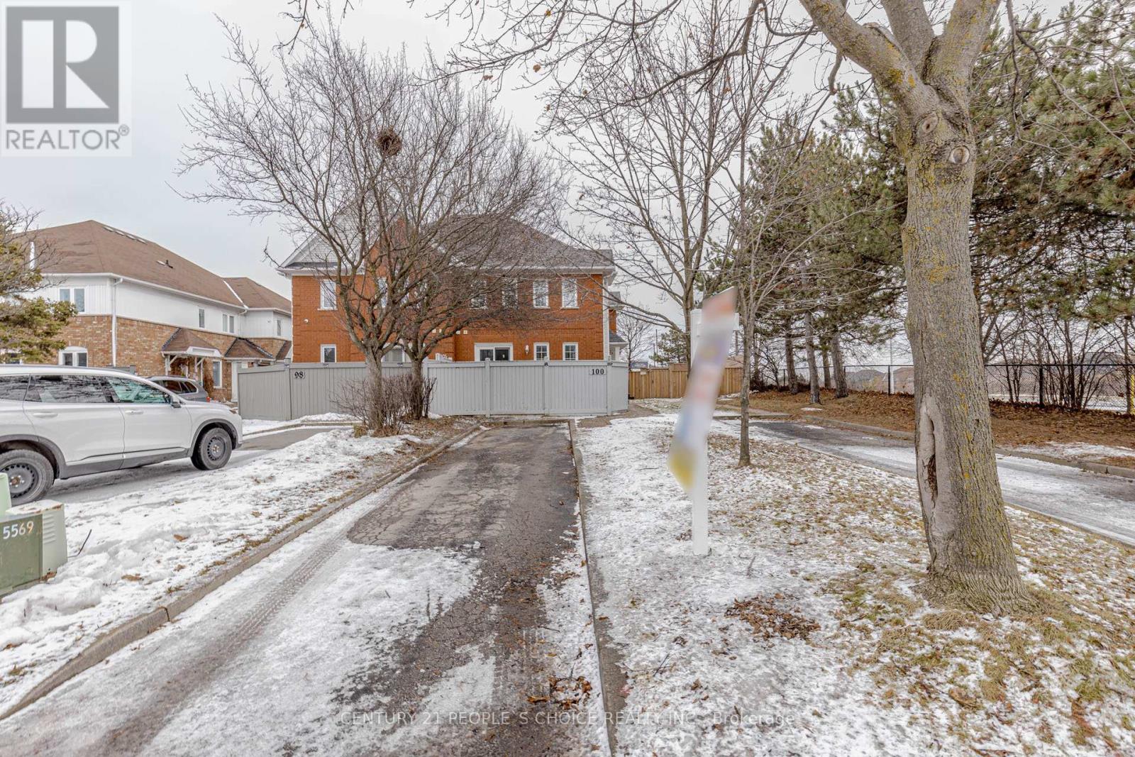 100 Blue Spruce Street, Brampton, Ontario  L6R 1C3 - Photo 2 - W12748484