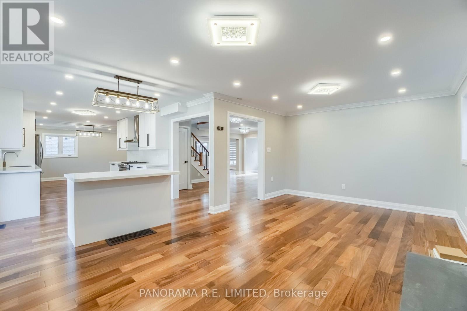 100 Poplar Heights Drive, Toronto, Ontario  M9A 4Z4 - Photo 13 - W12748486