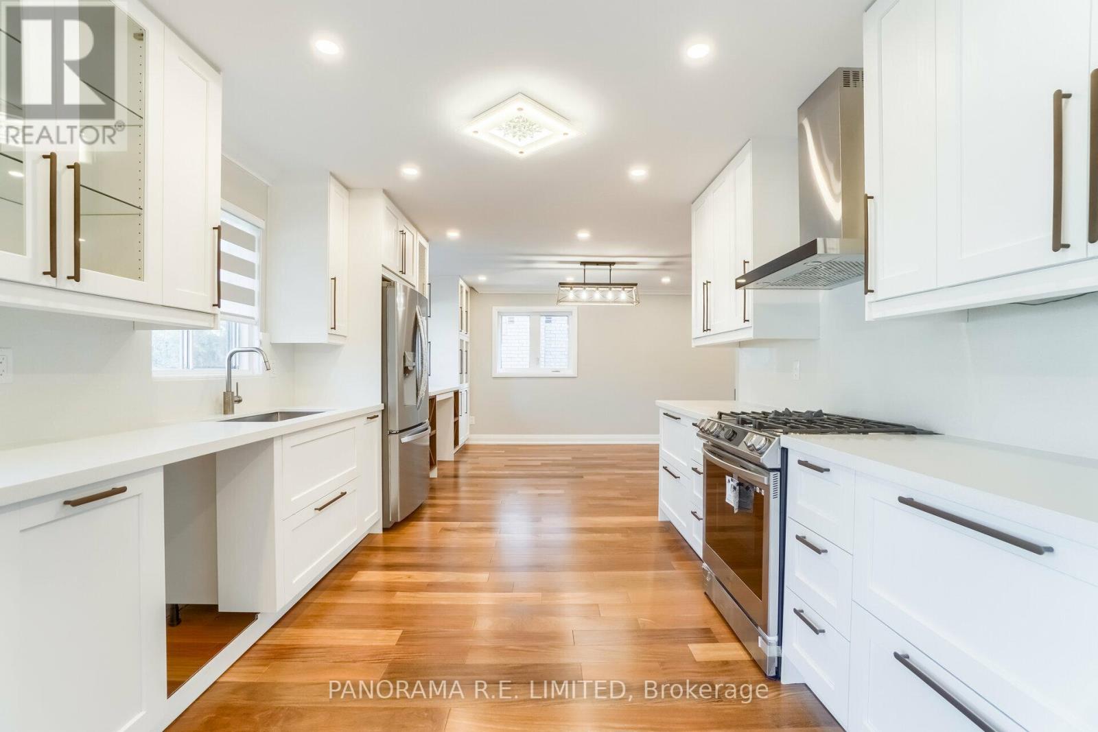 100 Poplar Heights Drive, Toronto, Ontario  M9A 4Z4 - Photo 19 - W12748486