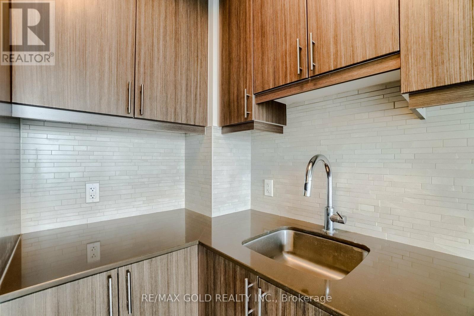 2727 - 2 Eva Road, Toronto, Ontario  M9C 0A9 - Photo 11 - W12748492