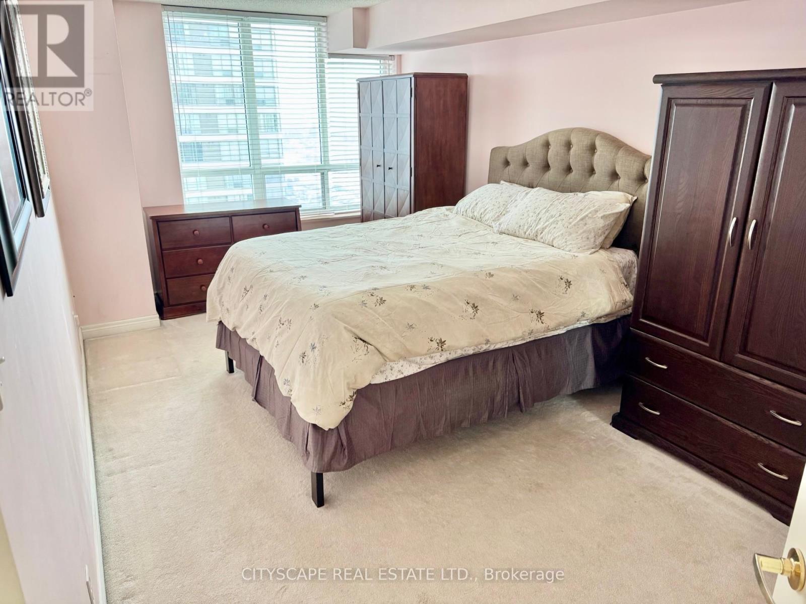 156 Enfield Place, Mississauga, Ontario  L5B 4L8 - Photo 12 - W12748498