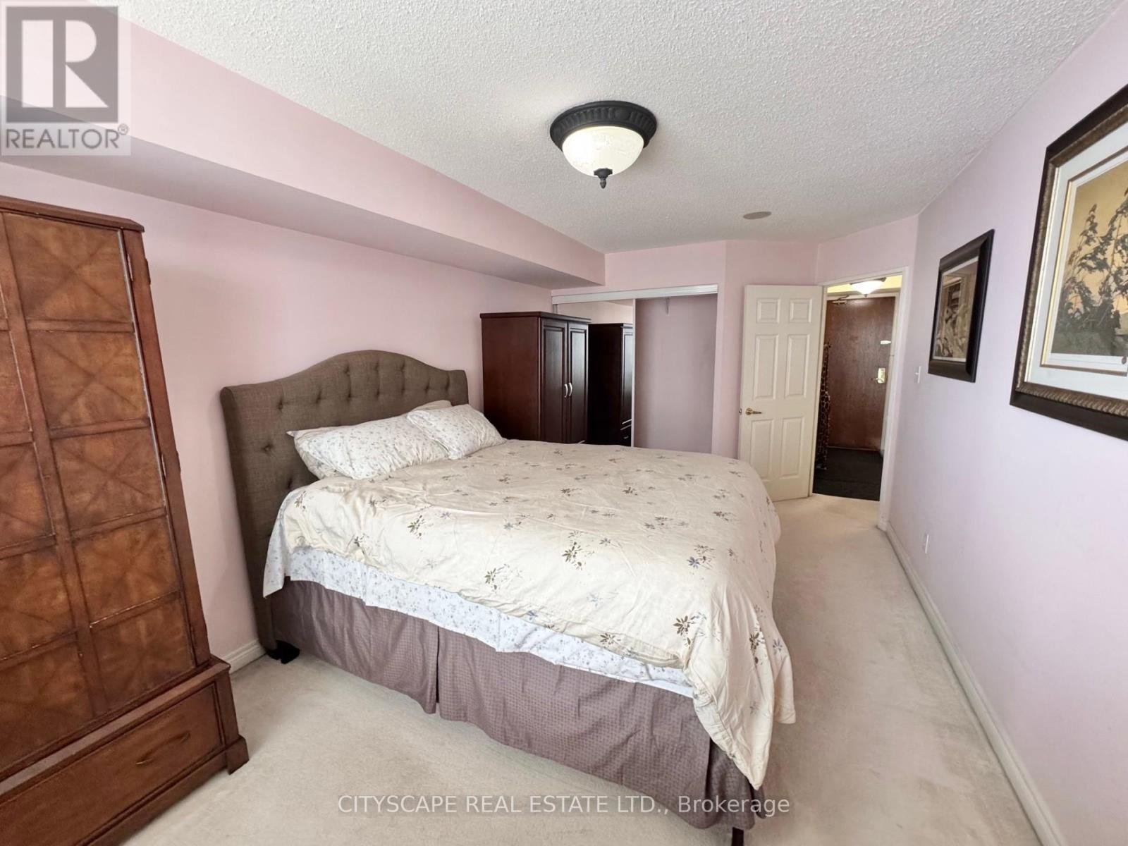 156 Enfield Place, Mississauga, Ontario  L5B 4L8 - Photo 13 - W12748498