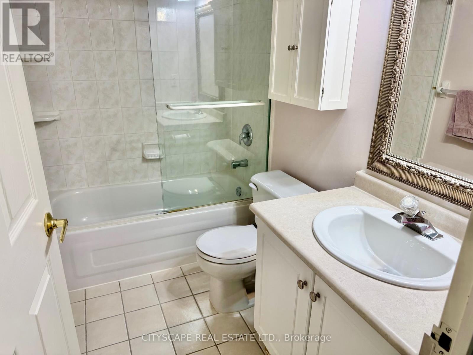 156 Enfield Place, Mississauga, Ontario  L5B 4L8 - Photo 14 - W12748498