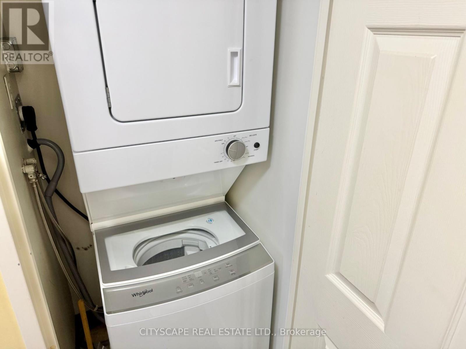 156 Enfield Place, Mississauga, Ontario  L5B 4L8 - Photo 15 - W12748498