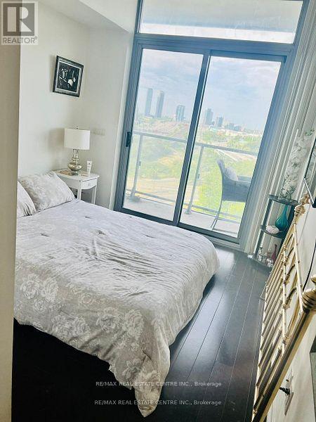 1010 - 105 The Queensway, Toronto, Ontario  M6S 5B5 - Photo 11 - W12748506