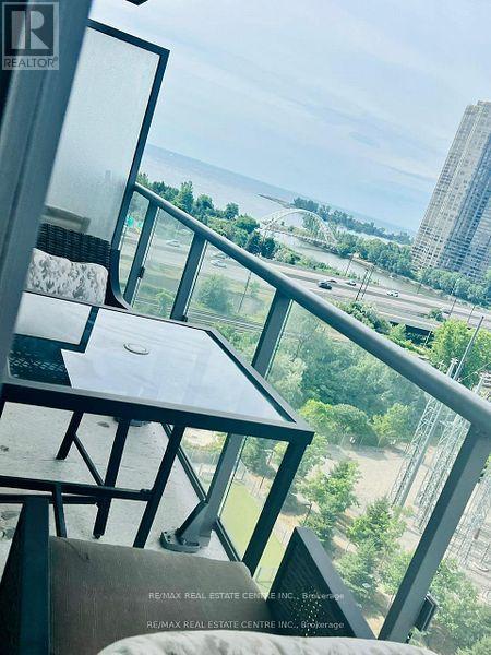 1010 - 105 The Queensway, Toronto, Ontario  M6S 5B5 - Photo 16 - W12748506