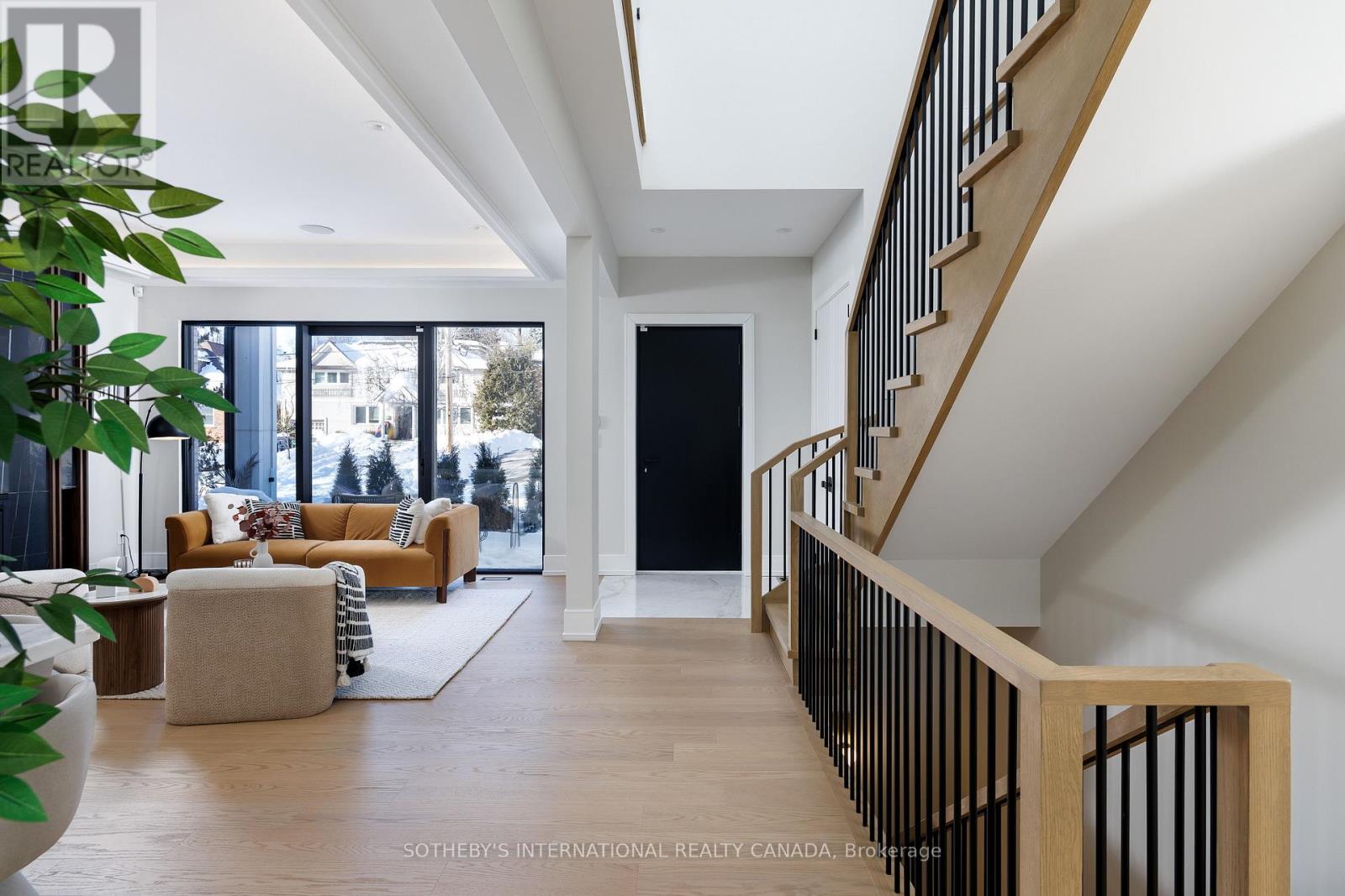 30 Orchard Crescent, Toronto, Ontario  M8Z 3E1 - Photo 2 - W12748540