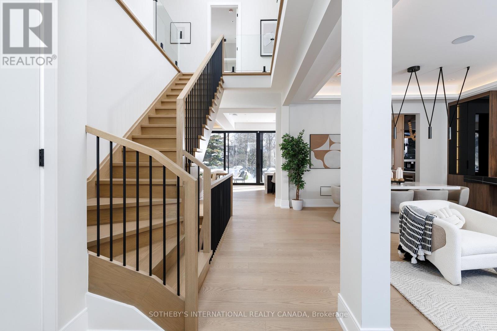 30 Orchard Crescent, Toronto, Ontario  M8Z 3E1 - Photo 6 - W12748540