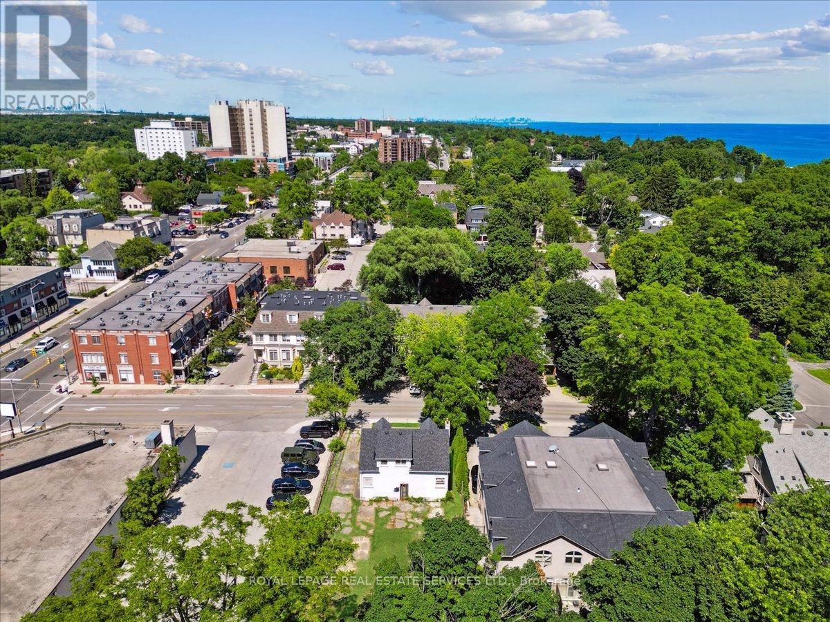 86 Kerr Street, Oakville, Ontario  L6K 3A3 - Photo 21 - W12748542