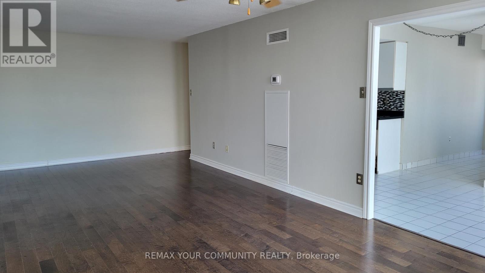 1208 - 350 Webb Drive, Mississauga, Ontario  L5B 3W4 - Photo 10 - W12748574