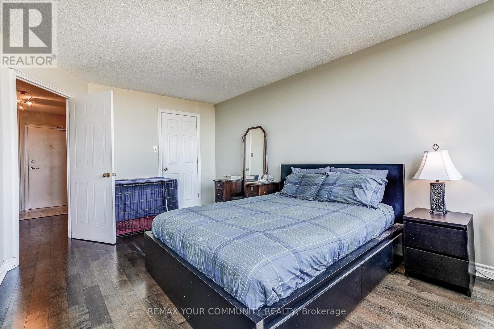 1208 - 350 Webb Drive, Mississauga, Ontario  L5B 3W4 - Photo 13 - W12748574