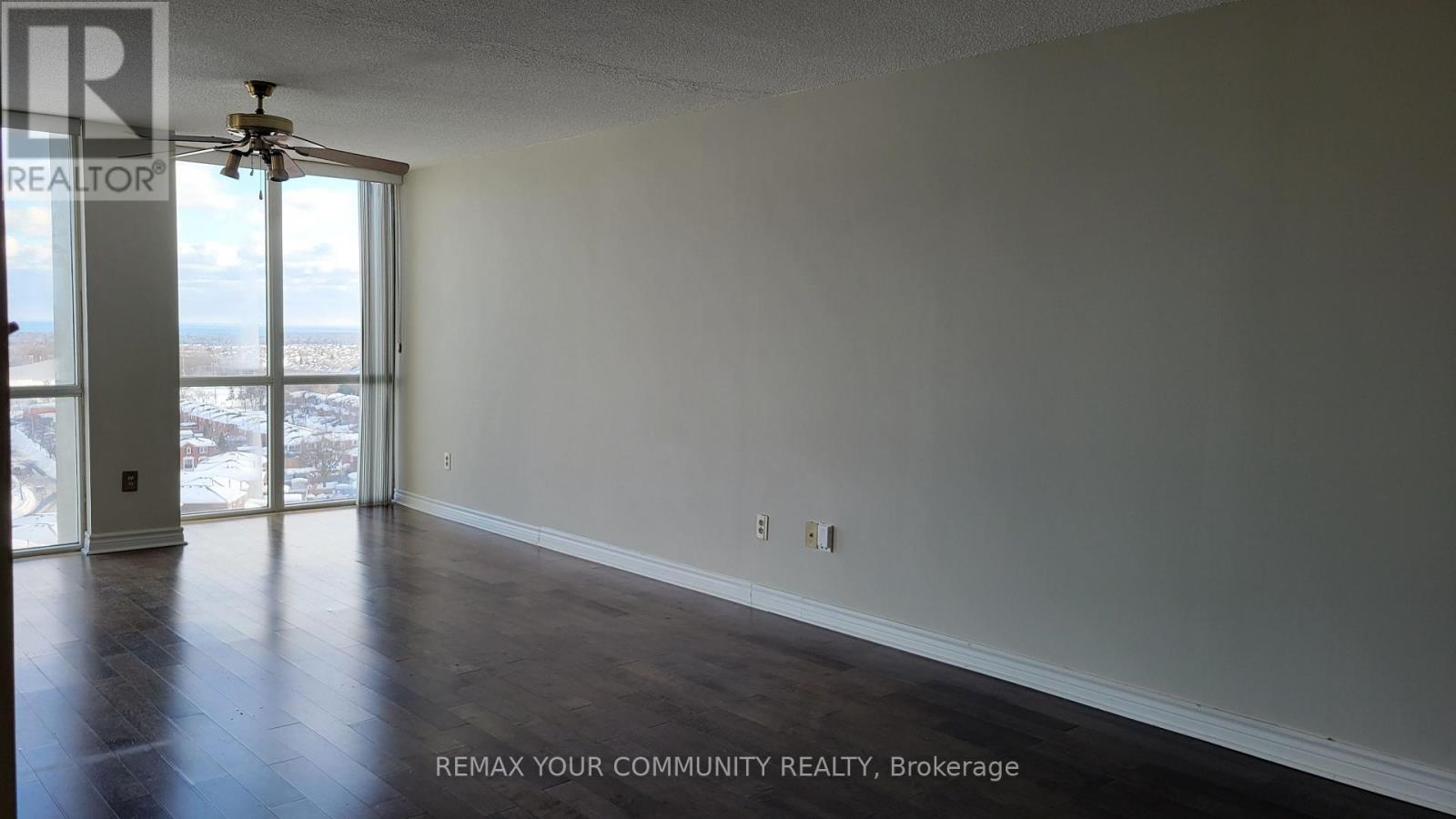 1208 - 350 Webb Drive, Mississauga, Ontario  L5B 3W4 - Photo 7 - W12748574