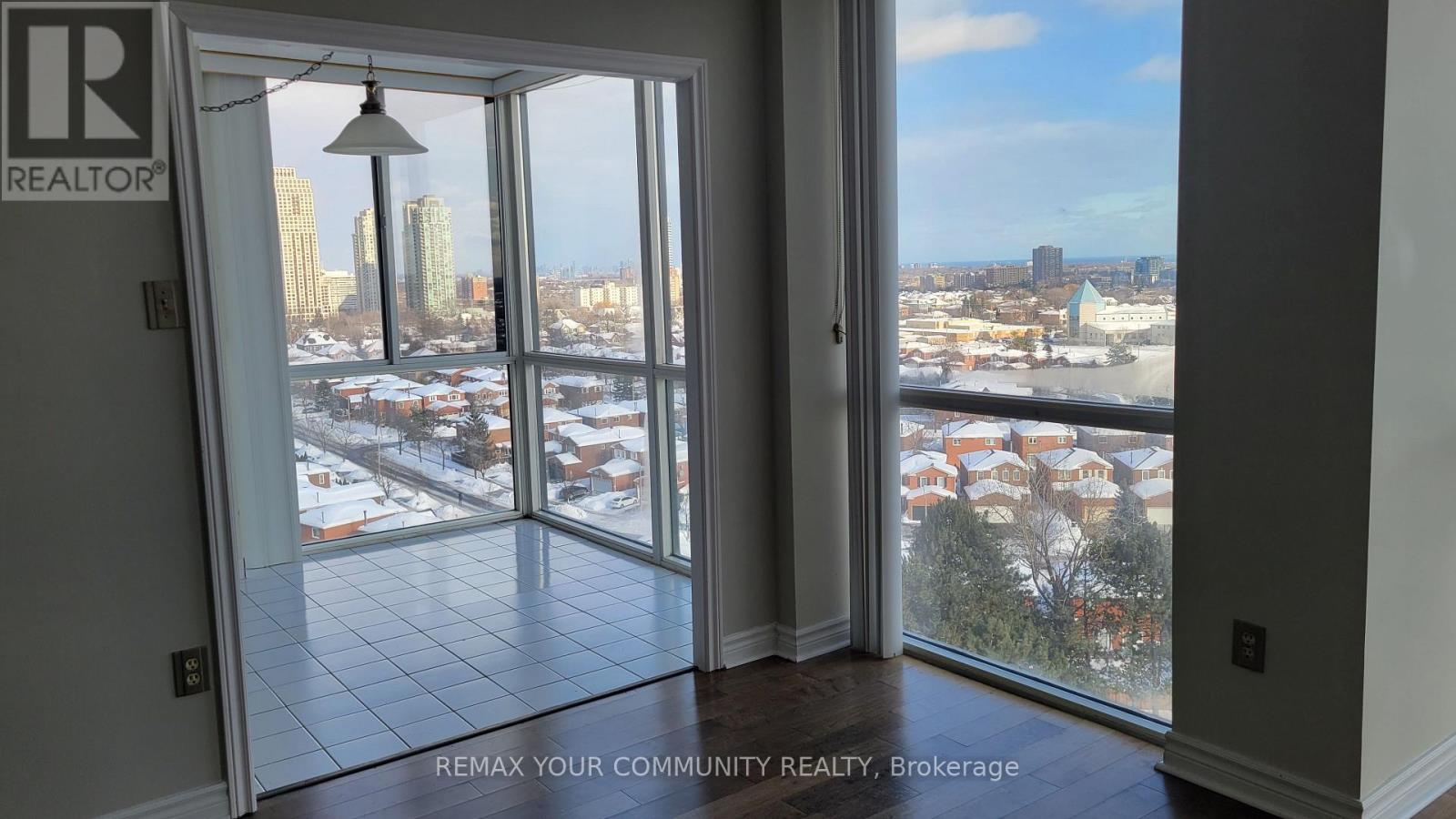 1208 - 350 Webb Drive, Mississauga, Ontario  L5B 3W4 - Photo 8 - W12748574