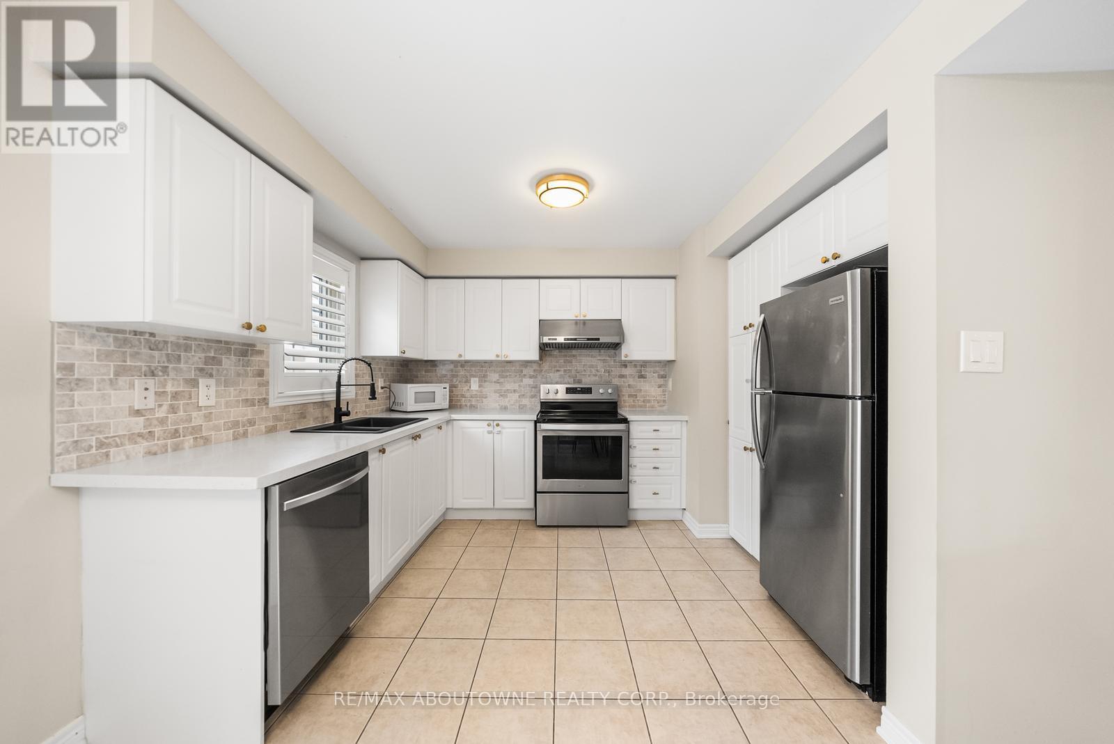 7 - 2321 Parkhaven Boulevard, Oakville, Ontario  L6H 7S3 - Photo 12 - W12748584