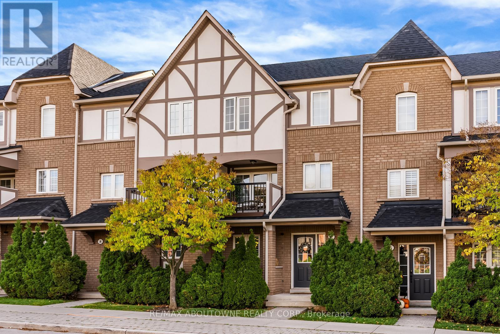 7 - 2321 Parkhaven Boulevard, Oakville, Ontario  L6H 7S3 - Photo 3 - W12748584