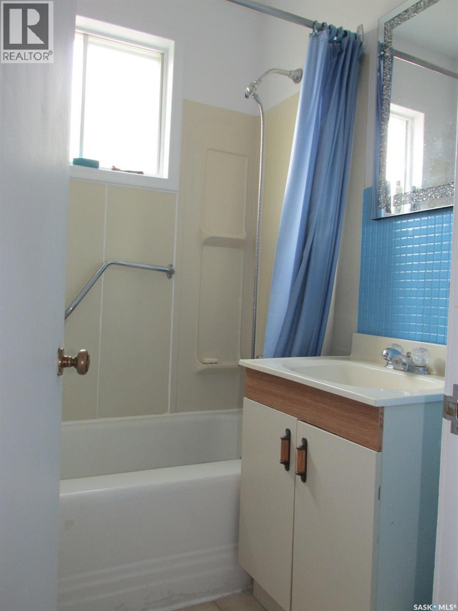 115 Lucille Crescent, Nipawin, Saskatchewan  S0E 1E0 - Photo 28 - SK010003