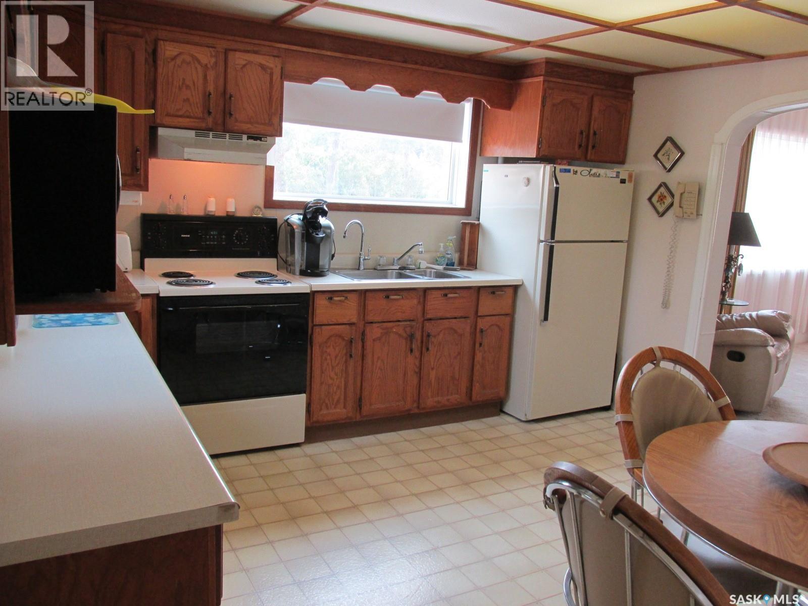 115 Lucille Crescent, Nipawin, Saskatchewan  S0E 1E0 - Photo 12 - SK010003