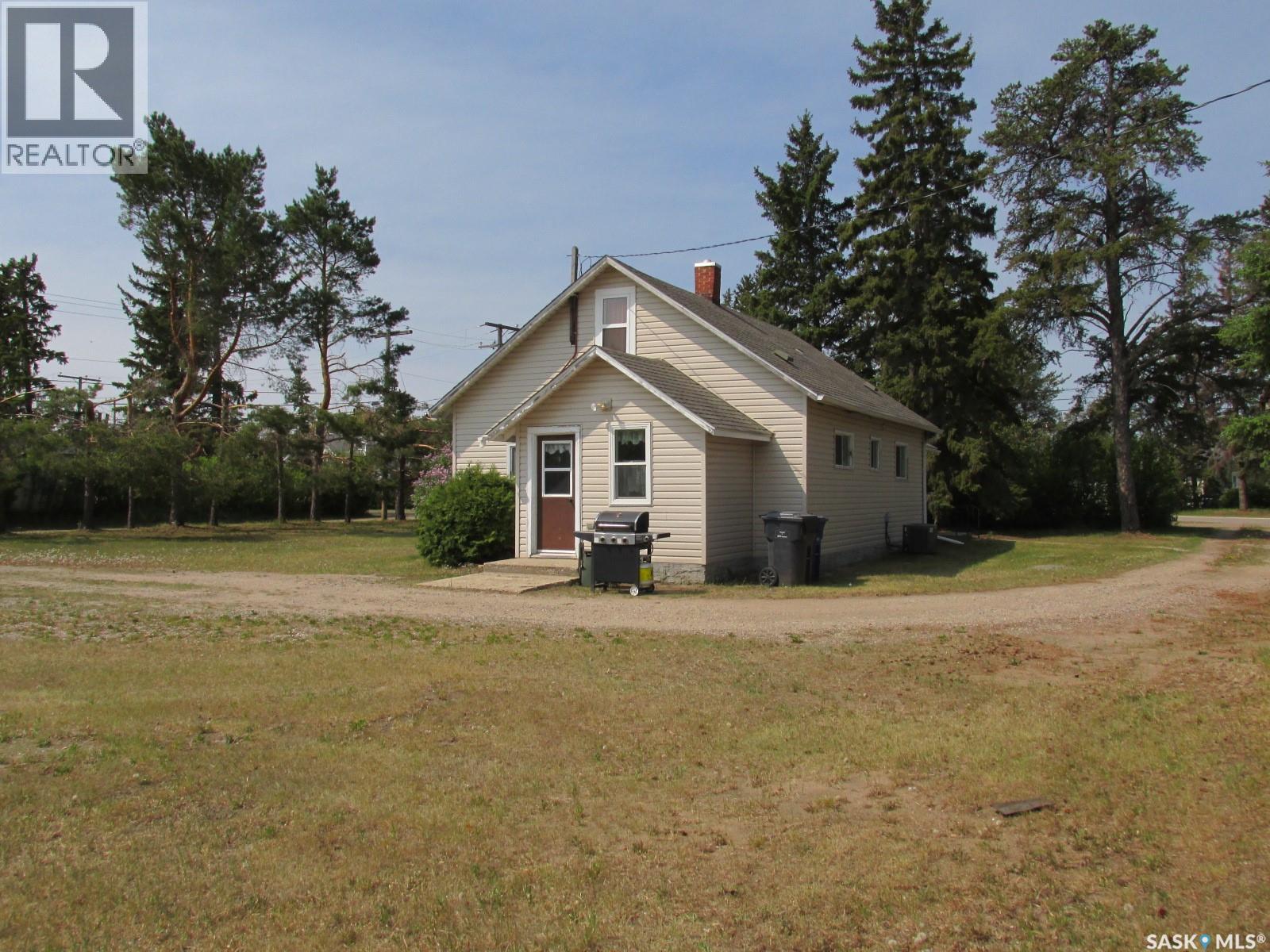 115 Lucille Crescent, Nipawin, Saskatchewan  S0E 1E0 - Photo 3 - SK010003