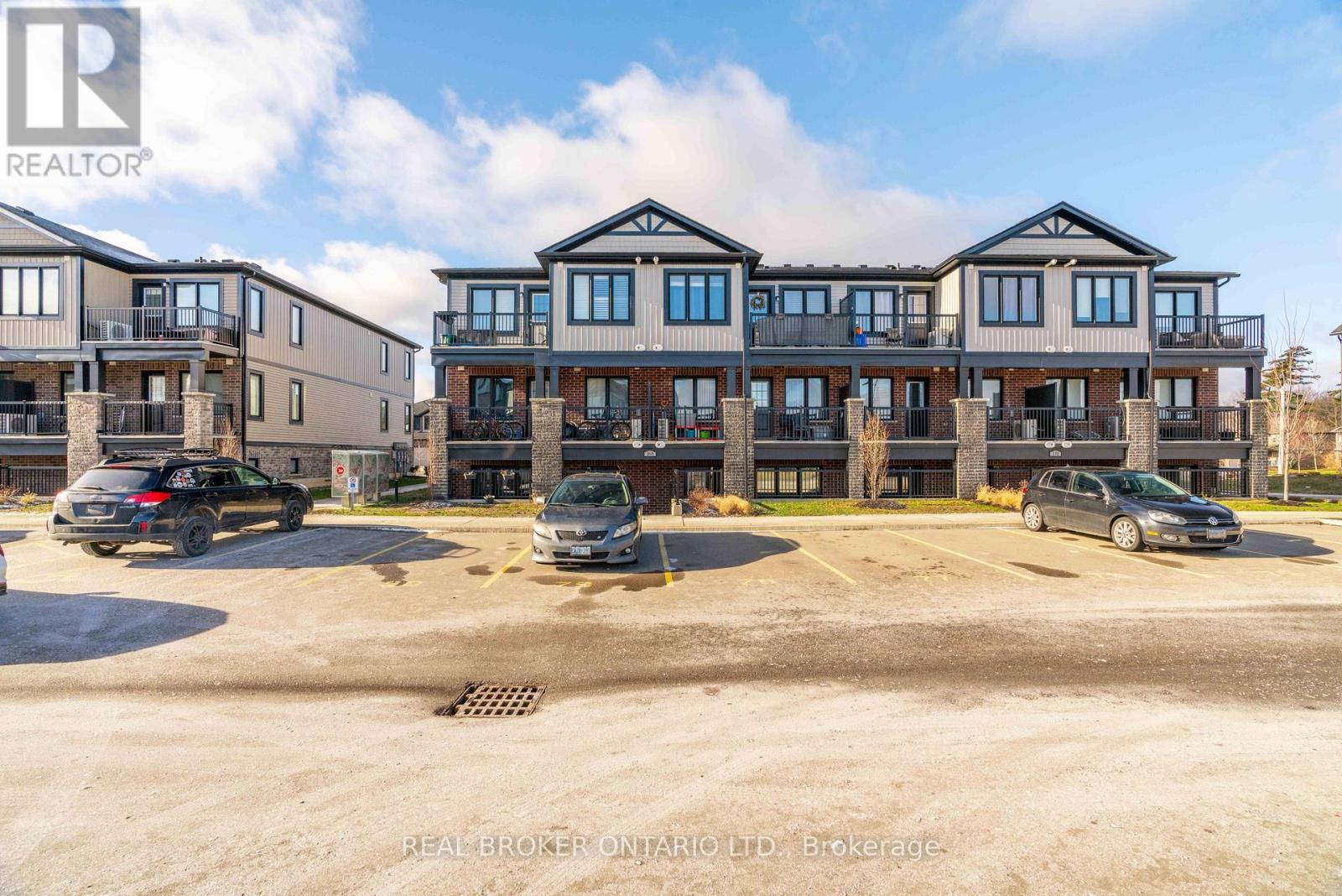 F - 168 Rochefort Street, Kitchener, Ontario  N2R 0P5 - Photo 3 - X12748560