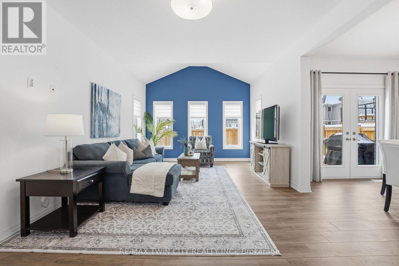 1 Bawcutt Crescent, Brant, Ontario  N3L 0G7 - Photo 9 - X12748564