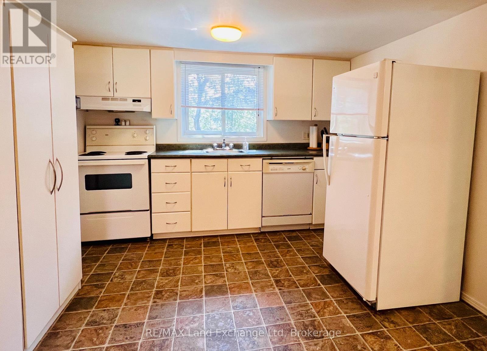 82096 Elm Street, Ashfield-Colborne-Wawanosh, Ontario  N7A 3Y3 - Photo 10 - X12091493