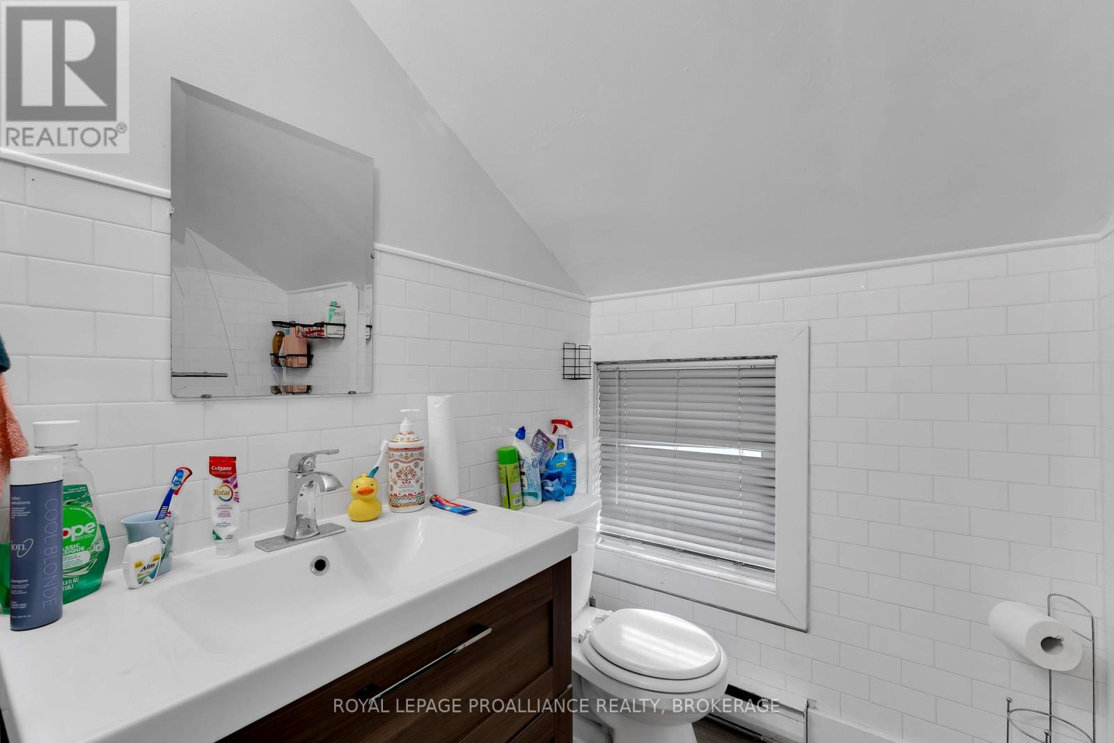 318 Sydenham Street, Kingston (East Of Sir John A. Blvd), Ontario  K7K 3M9 - Photo 18 - X12747574