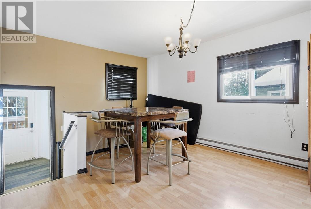 867 Lonsdale Avenue, Greater Sudbury, Ontario  P3B 1K2 - Photo 4 - 2126287