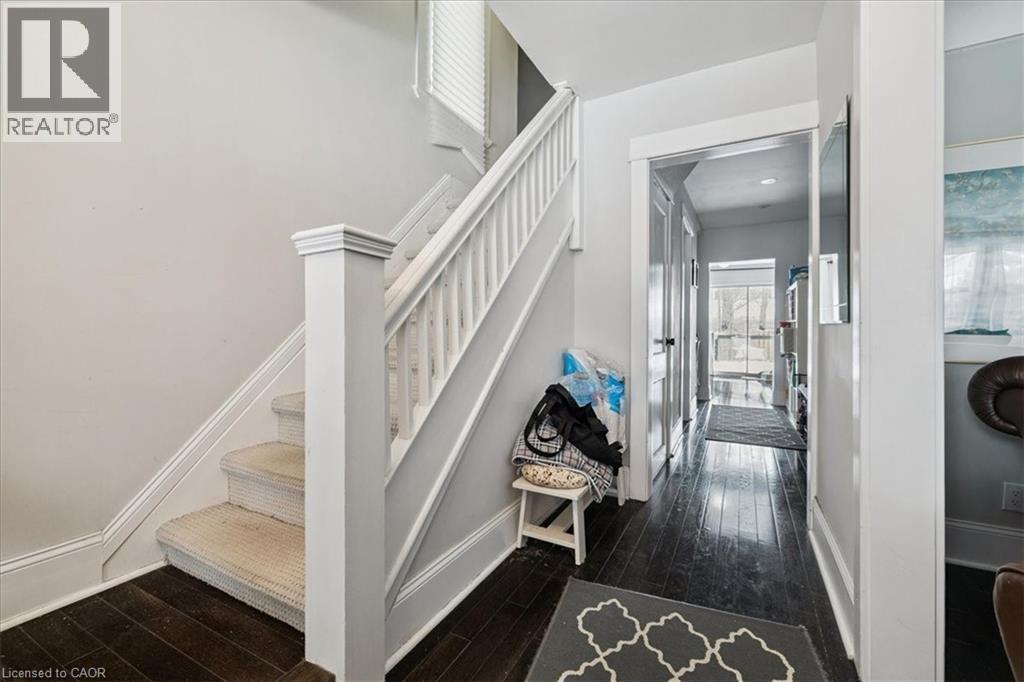 9 Barclay Street, Hamilton, Ontario  L8S 1P1 - Photo 5 - 40801216