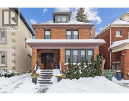 9 BARCLAY Street, Hamilton, Ontario