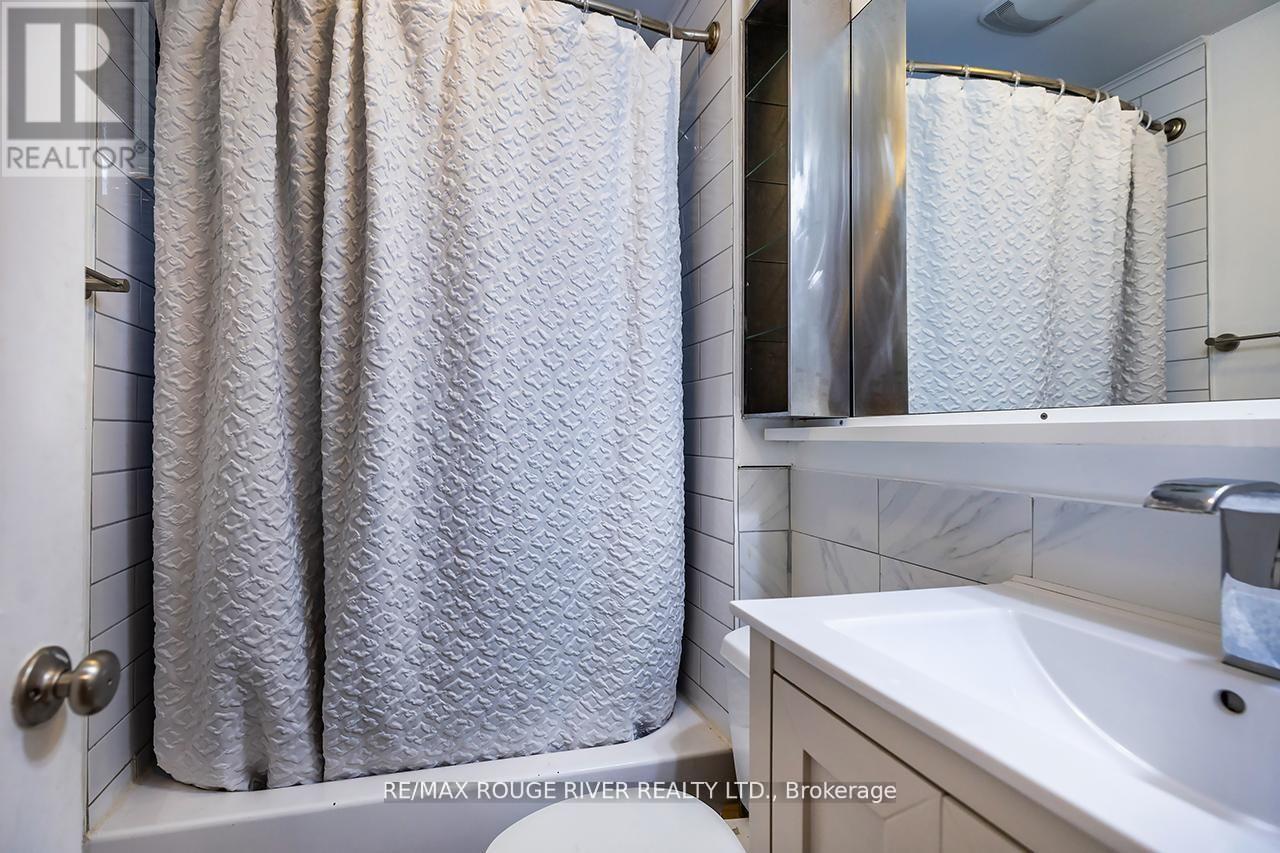 8 Birch Crescent, Ajax (Central), Ontario  L1S 1X4 - Photo 12 - E12748704