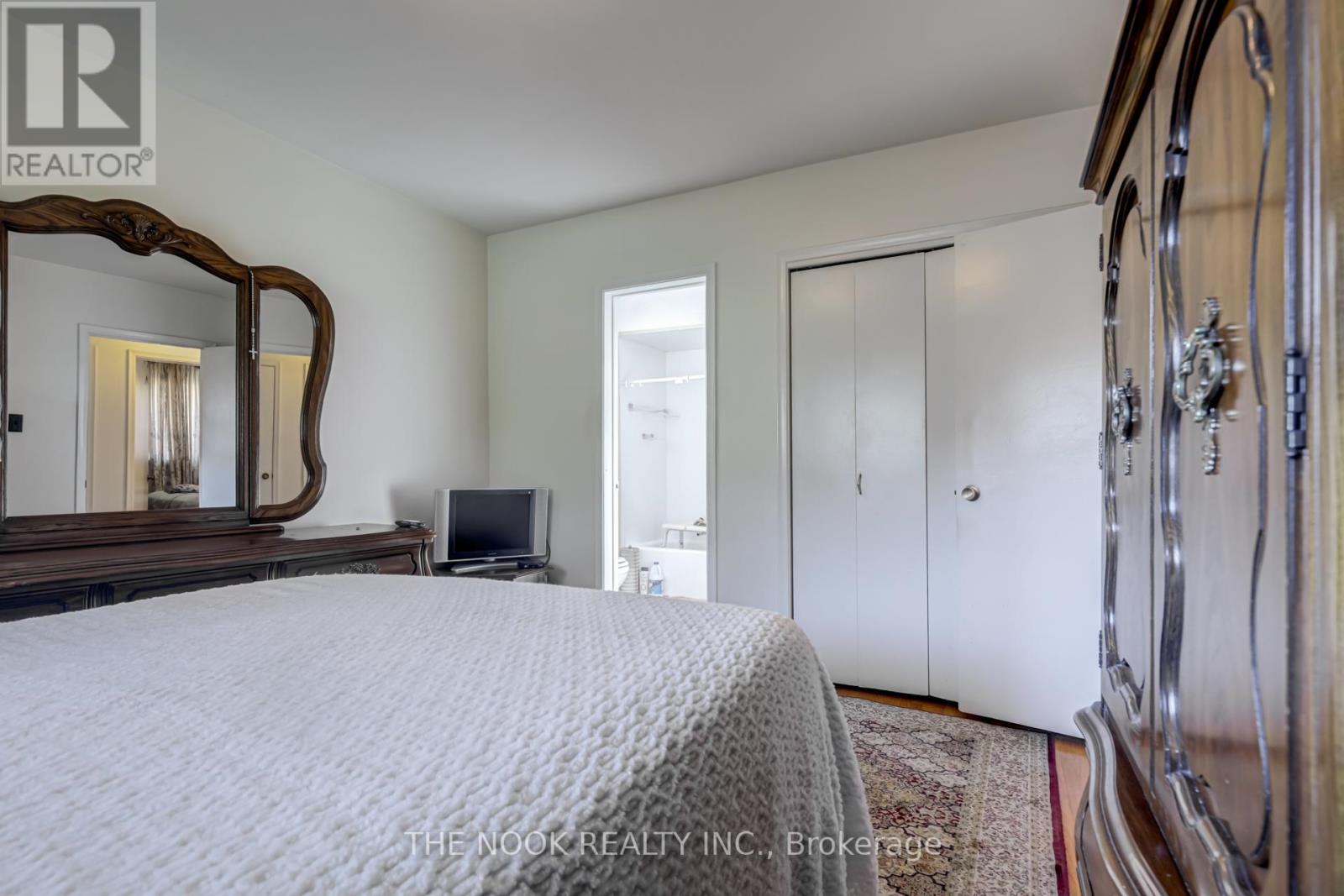 7 Triburnham Place, Toronto (Markland Wood), Ontario  M9C 3P3 - Photo 18 - W12748806
